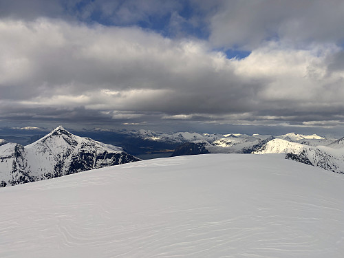 Image #11: View from Mount Hesten towards the fjord called Romsdalsfjorden, and towards Mount Skjervan [1545 m.a.m.s.l.], Mount Grisetskolten [1068 m.a.m.s.l.] and Mount Gråfonnfjellet [1080 m.a.m.s.l.].