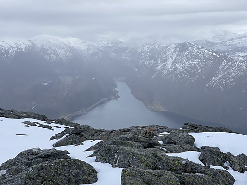 Image #17: View from the summit of Mount Hornelen towards the bay of Bortnepollen with the village of Bortnen.