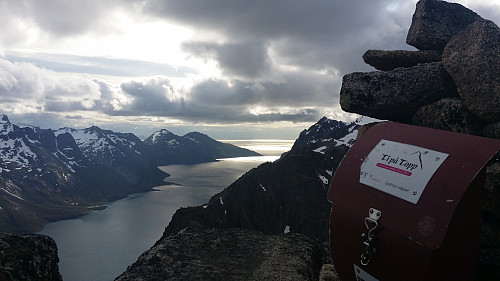 Utsikt fra toppen over Ersfjorden