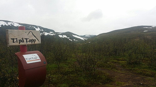 Turkassen på Slaktarhaugen med utsikt i retning mot Stor-Kjølen.