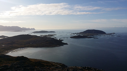 Utsikt mot Ørnflygnakken, Sommarøya og Hillesøya.