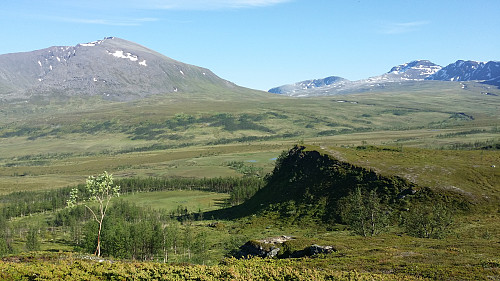 Utsikt mot Nonstind på tur fra Snyfjellet till Nonsbu.