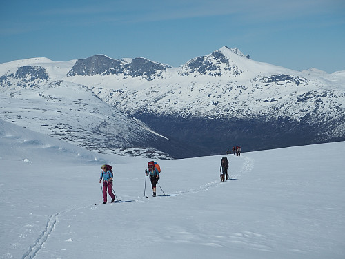 På vei fra Fjellbu til Skoaddejavre 3. juni 2017