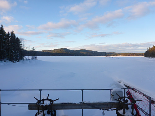 Helgeren dam og utsikt nordover mot Barlindhøgda