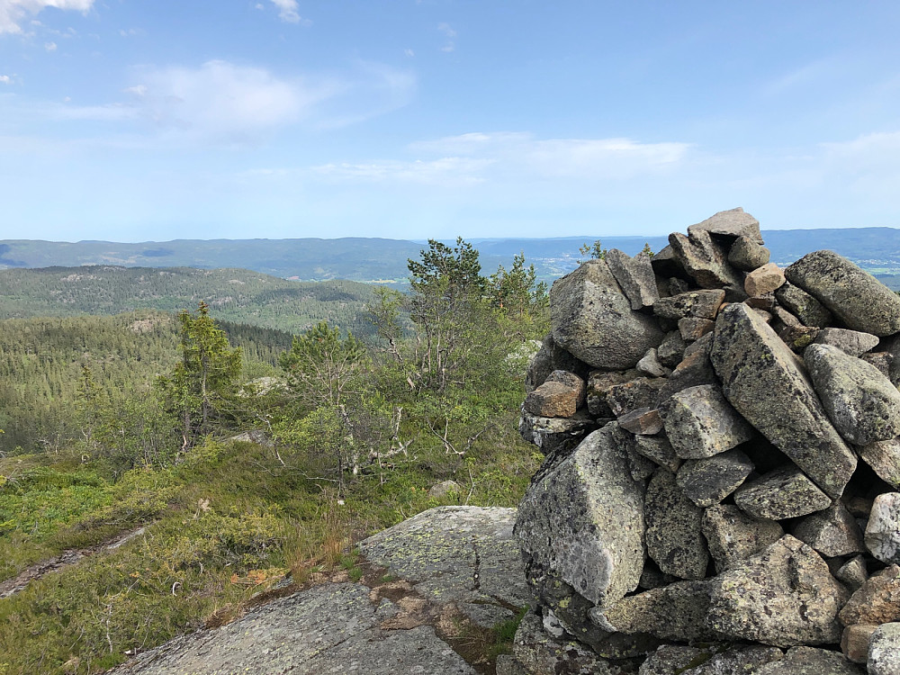 Utsikt mot vest mot Sirikjerke og Vestfossen