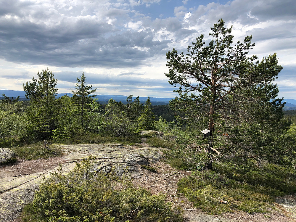 Turbok og utsikt mot nordvest