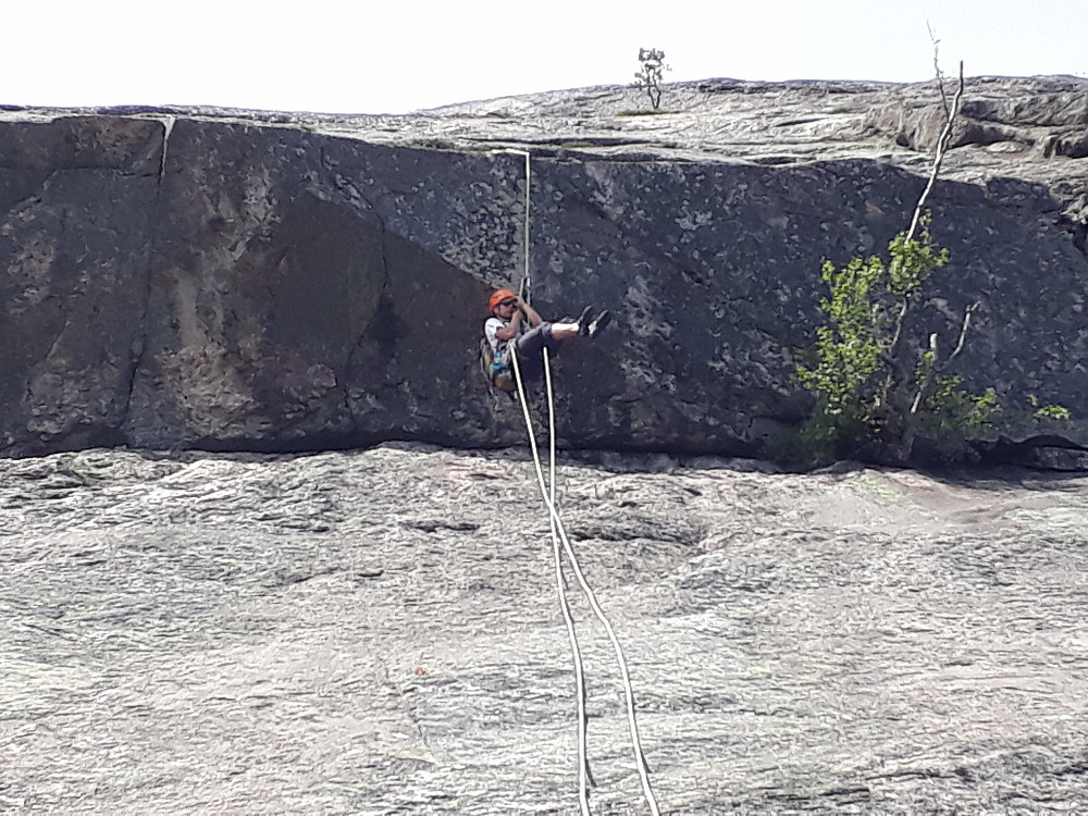 Gøy rappel, stakkars tau.