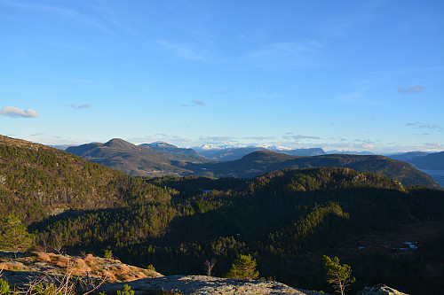 Imsland/Vikedalsfjella sett fra Vestalifjellet.