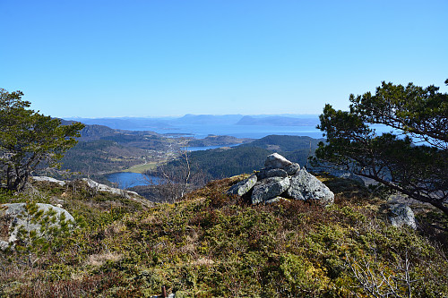 Toppen av Landråkfjellet, 407 moh.