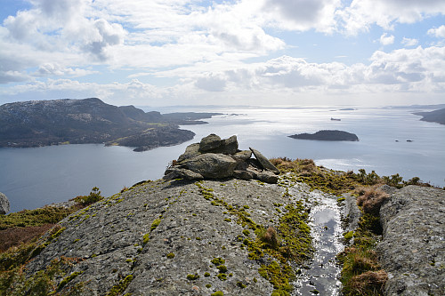 Utsikt mot Hervikfjorden fra Litlenuten.