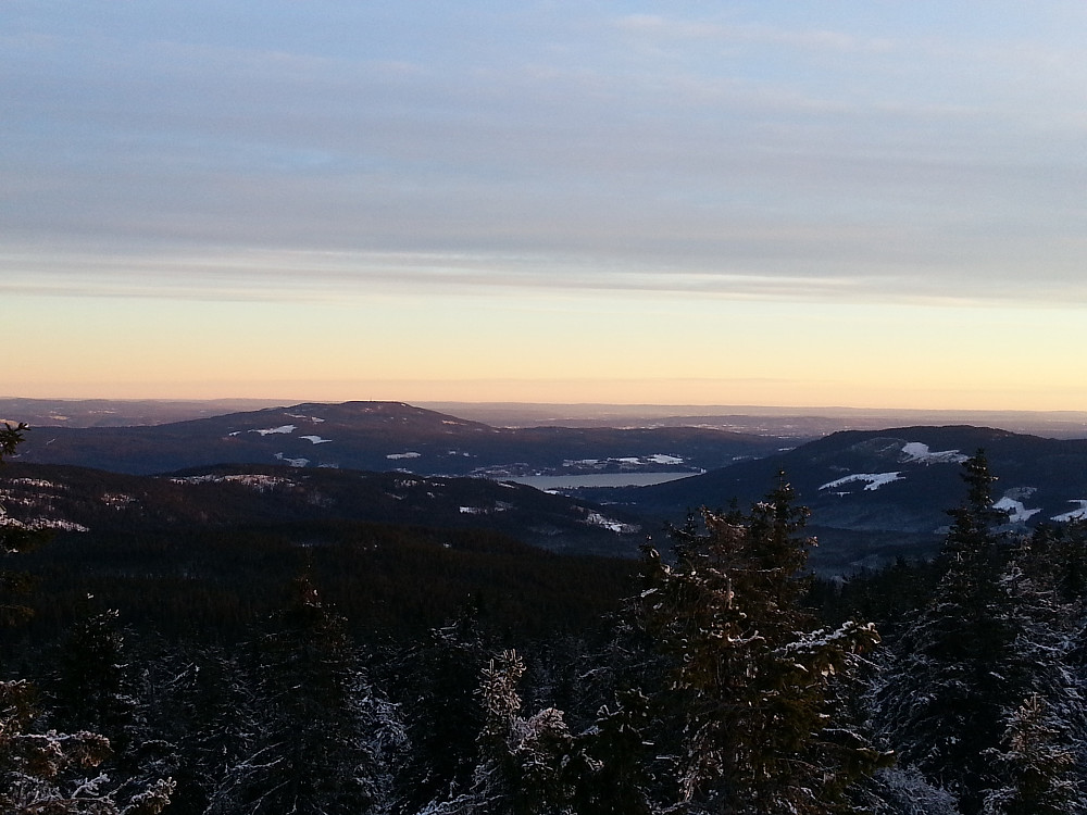 Utsikt mot Gardermoen, Varingskollen og Hadeland.. :)