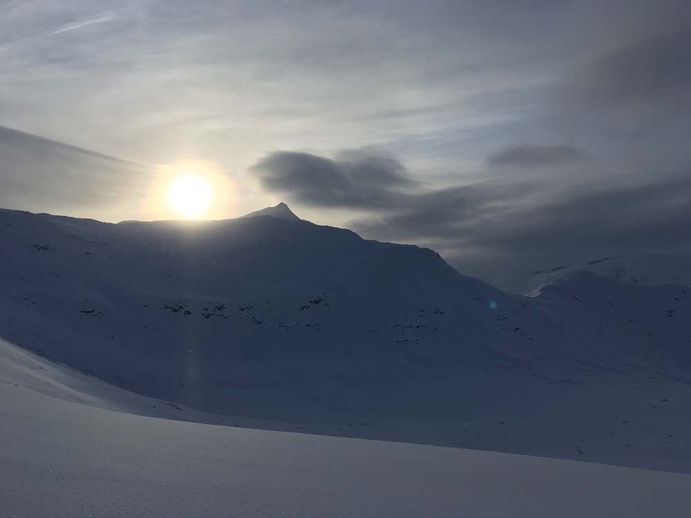 Vangsen i bakgrunnen