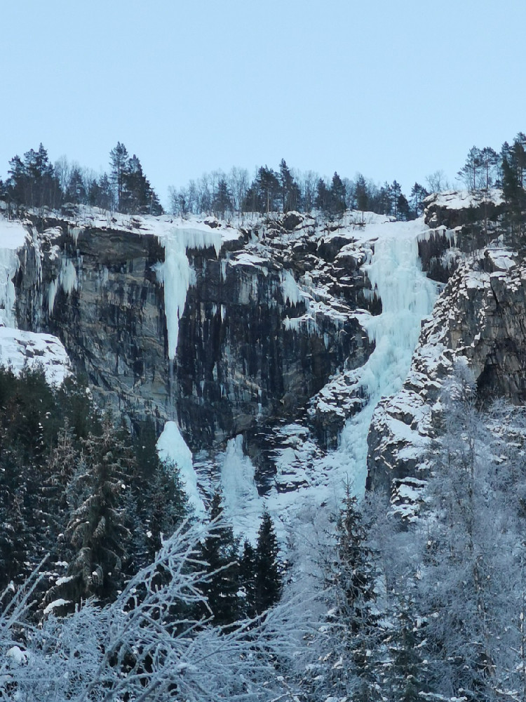 Geisfossen. Fortsatt litt våt og virgin
