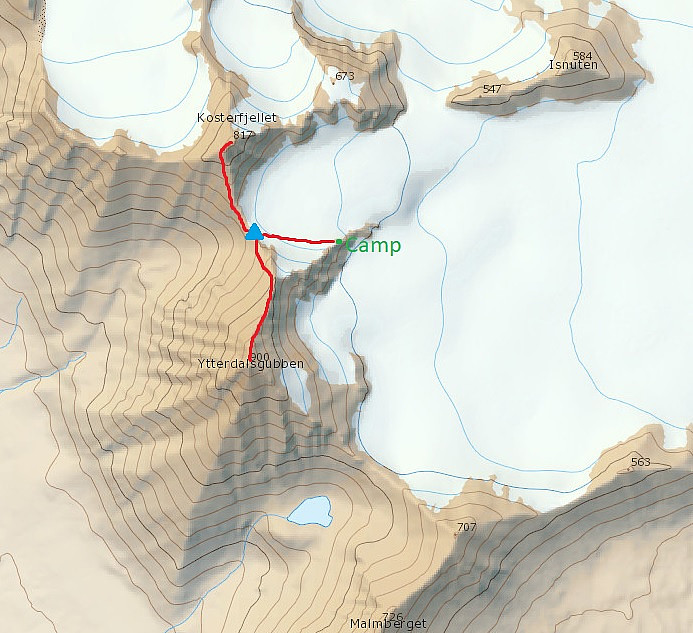 Strekke mellom Camp og blå trekant ble gått til fots, ellers var tilnærma alt etter den bratte brekanten terreng for stegjern og isøks. 