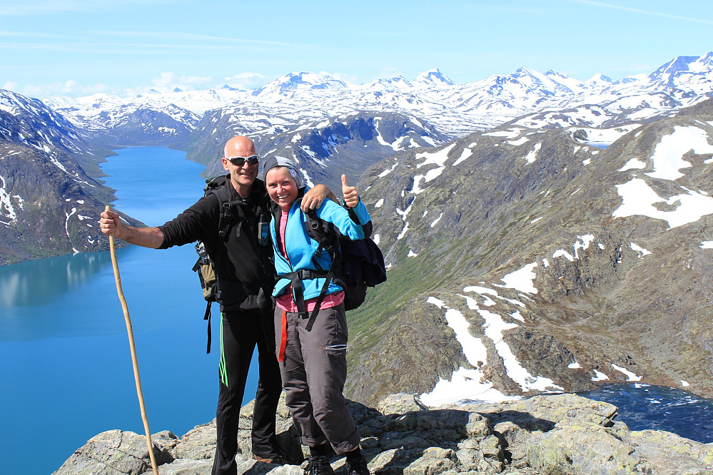 Her hadde vi akkurat kommet opp Besseggen før turen gikk videre til Gjendesheim via Veslfjellet.|middel
