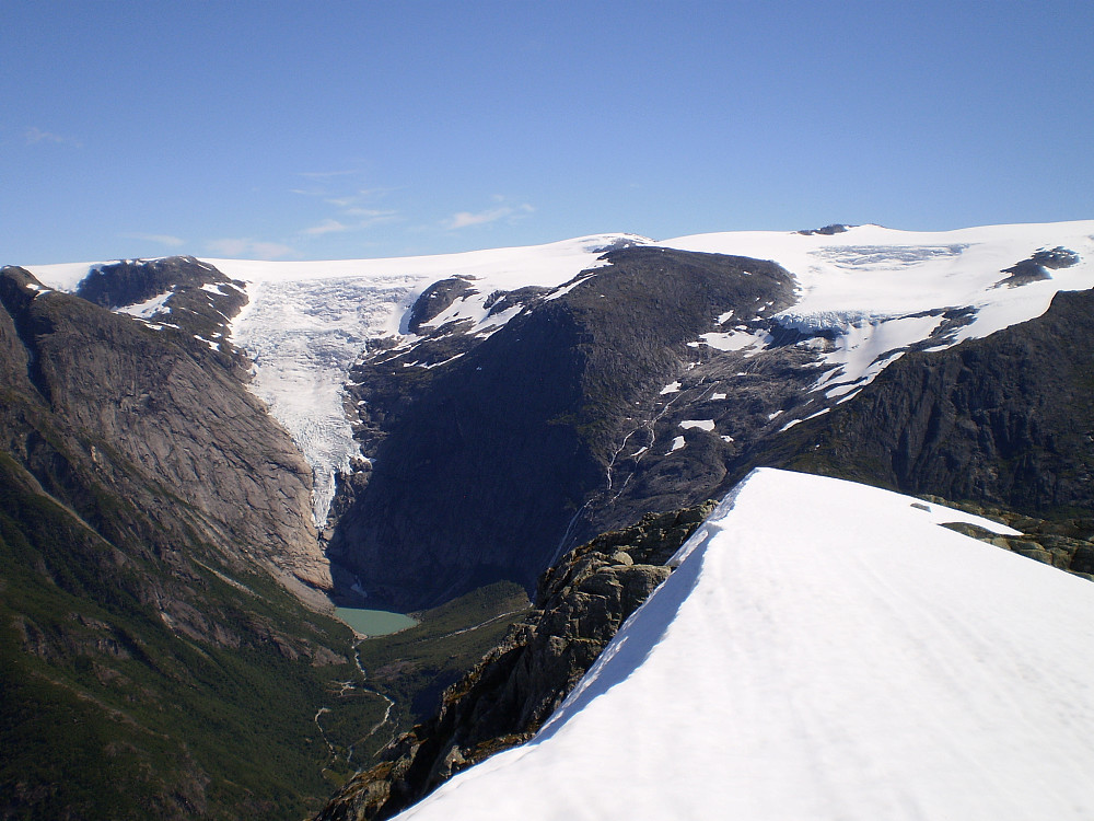 God utsikt mot Briksdalsbreen frå toppen