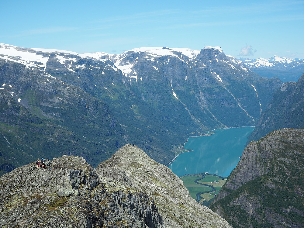 Oldedalen. Mykje folk