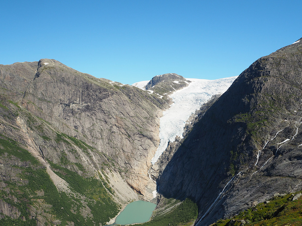 God utsikt mot Briksdalsbreen nesten heile tida