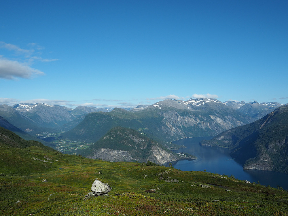 Valldalen og Norddalsfjorden
