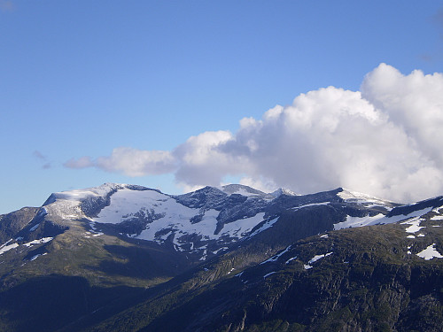 Nysnø i høgdi.
