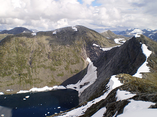 Natakupvatnet, Sølvberget og Kragefjellet.