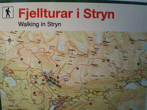Skilt på parkeringsplassen. Turane rundt Stryn sentrum er godt merka:)