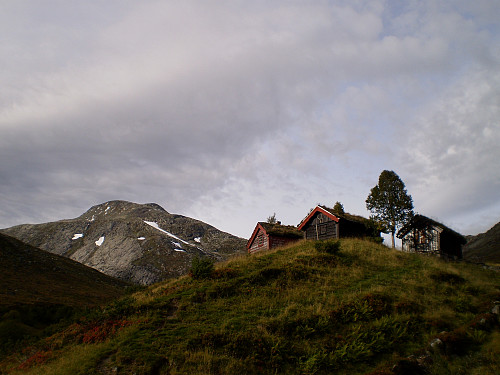Skorsætra, Holtafjellet bak
