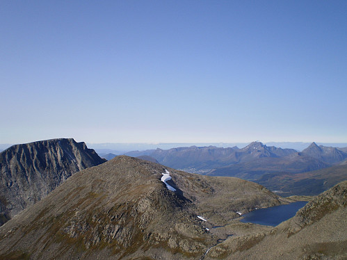 Frå Blåfjellsegga mot Snøhornet, Litledalshornet og Blæjavatnet