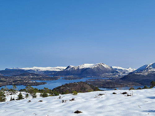 Mot Ulsteinvik