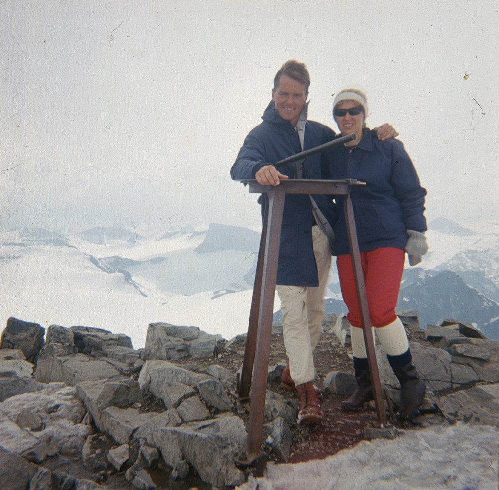 Astrid og Knut på Galdhøpiggen juli 1965
