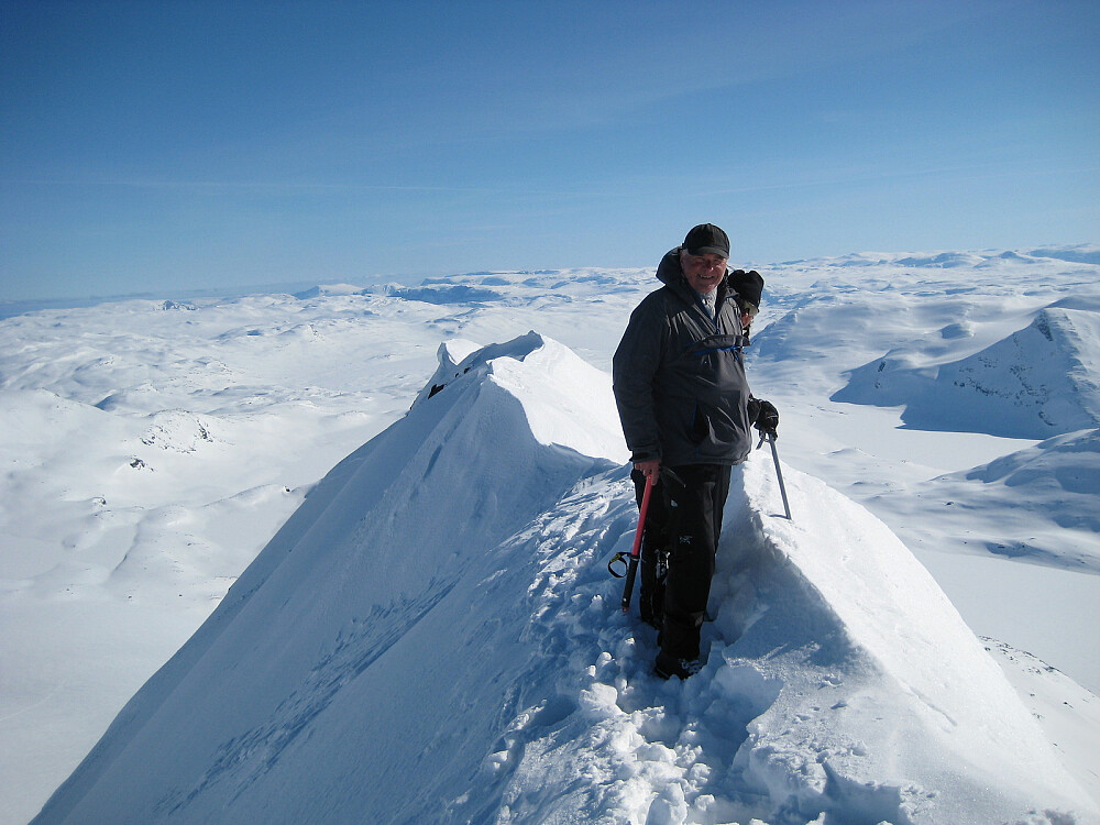 Nina og jeg på toppen av Uranostinden! Foto: Arne