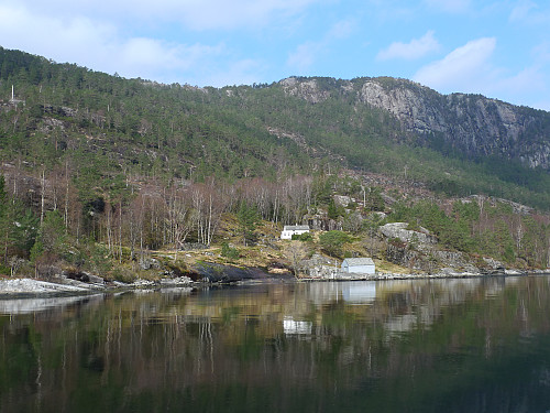 Langeneset i Heimvikvågen. Her var var det gårdsbruk ....