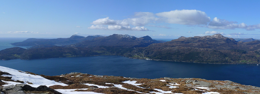 Fra Sundstua mot Nordfjord. Måløy mot venstre....
