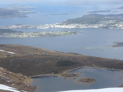 Flott utsikt mot Ålesund fra Vardane!