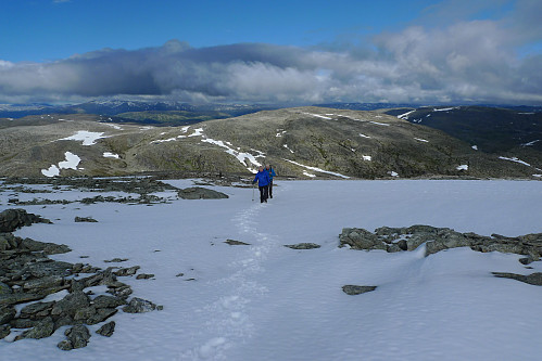 Det flater ut mot toppen av Tarven. Ljosberget i bakgrunnen