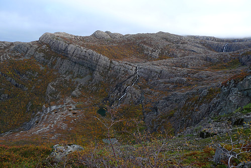 Mot Skjerdingane i nord - typiske Bremangerfjell
