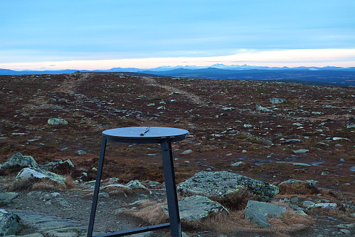Utsikt nordover mot Rondane. Samme høyde her som ved vardene lenger vest