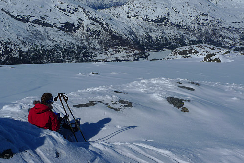 Utsikt mot Hov og veien i Viksdalen mot Gaularfjell