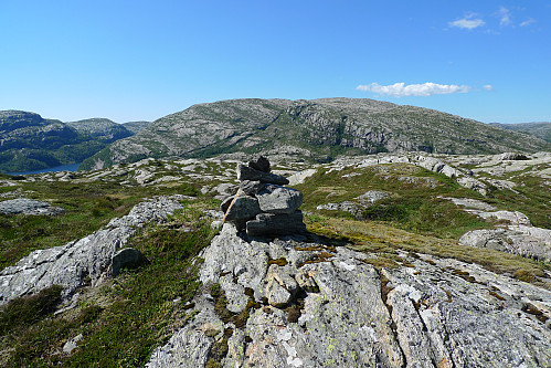 Vest-toppen på Råsefjellet. Horga 804 i bakgrunnen