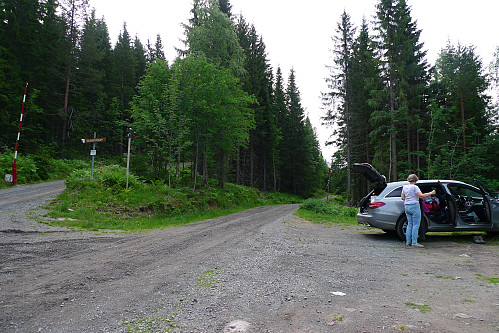 Parkering ved bommen til Solobservatoriet