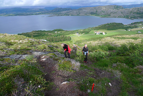 På vei opp stien mot Kvaløyfjellet
