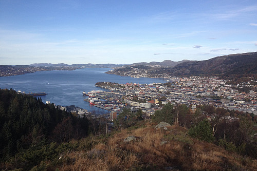 Utsikt nordover Byfjorden fra Strandafjellet