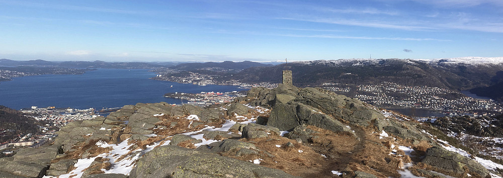 Utsikt over Bergen og Byfjorden mot NNØ fra Løvstakken