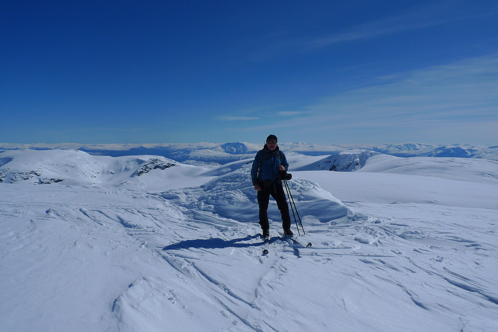 Stolt knutsverre på Ryssebotnrana - kommunetoppen i Leikanger. Foto Joar