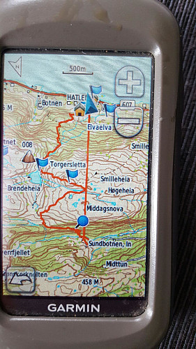 Bratt opp fra Sundbotten, brukte GPS for å finne tilgrodd sti