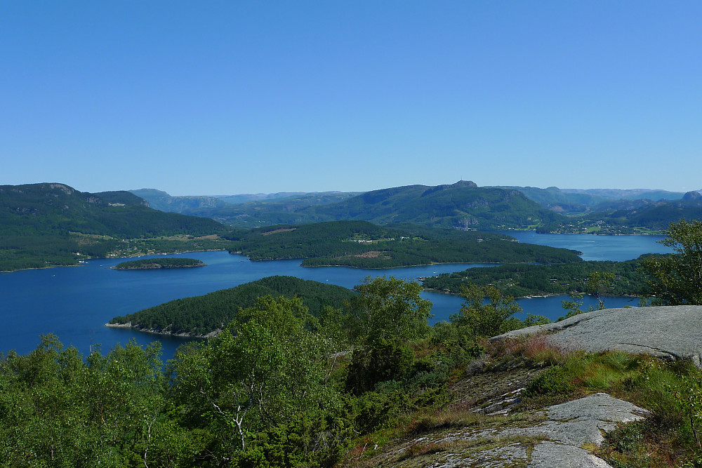 Drømmeforhold på turen vår til den siste øytoppen i Rogaland! Utsikt mot SØ