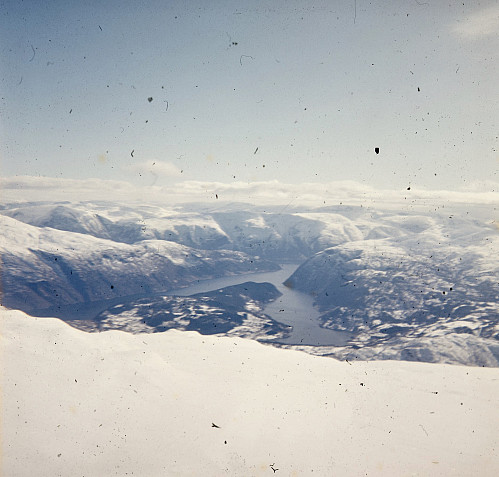 Utsikt fra Skorafjell mot Ulvik påsken 1965