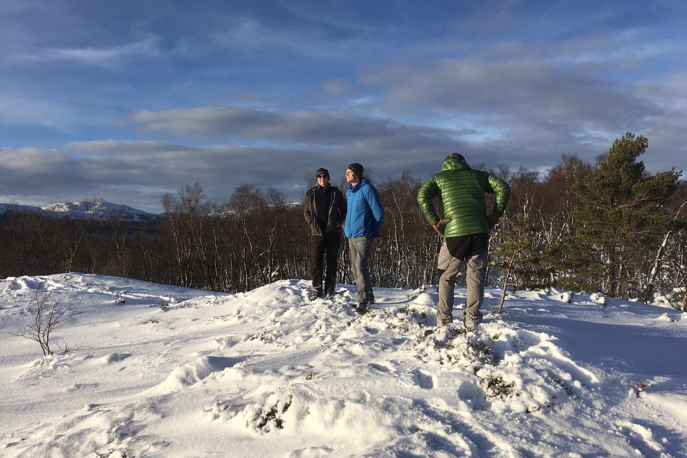 Stig, Øyvind og Morten på toppen Beitelen i Arna. Flott vær og nydelig utsikt!