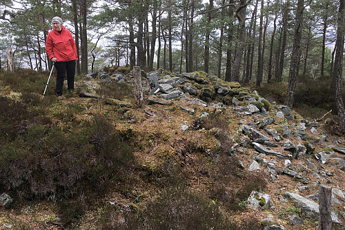 Astrid på gravhaugen og HP på Stordalsåsen