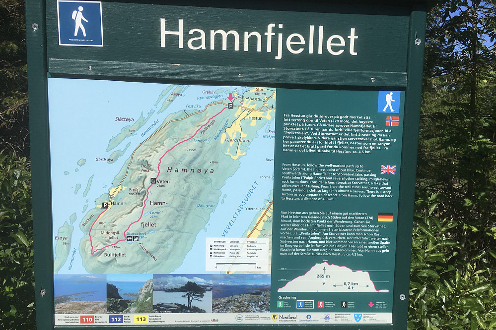 Info-tavle om turer på Hamnfjellet